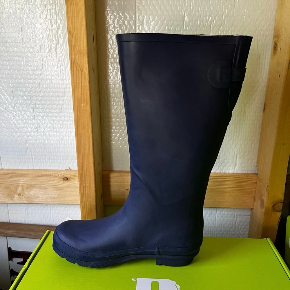 New! Women’s Gator Waders Rain Boots in Navy